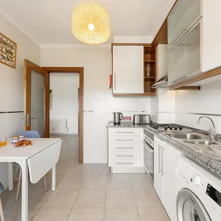 Seascape Homey & Cozy Baleal Apartment